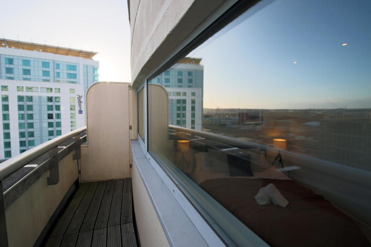 The Skyline - Luxury City Centre Flat With Designated Parking Cardiff Eksteriør billede