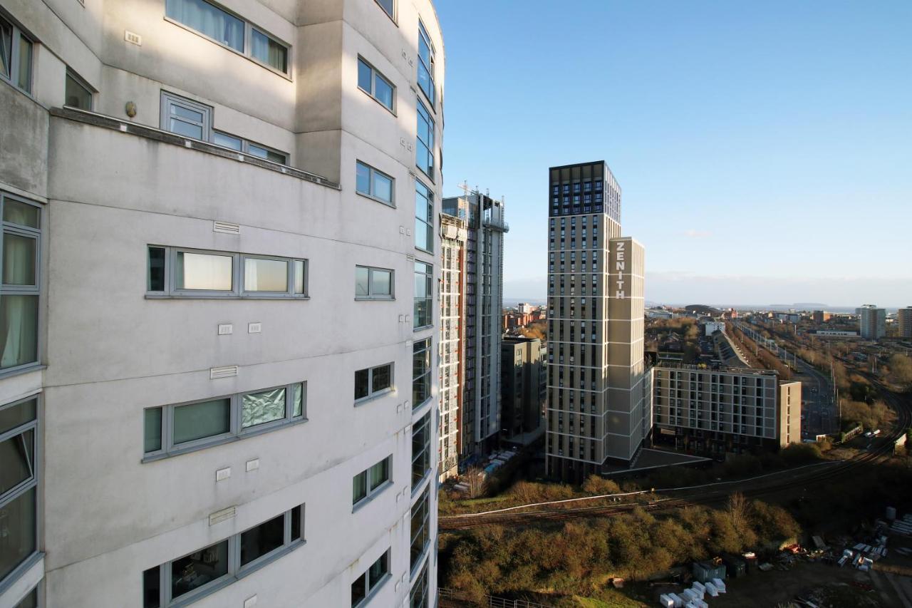 The Skyline - Luxury City Centre Flat With Designated Parking Cardiff Eksteriør billede