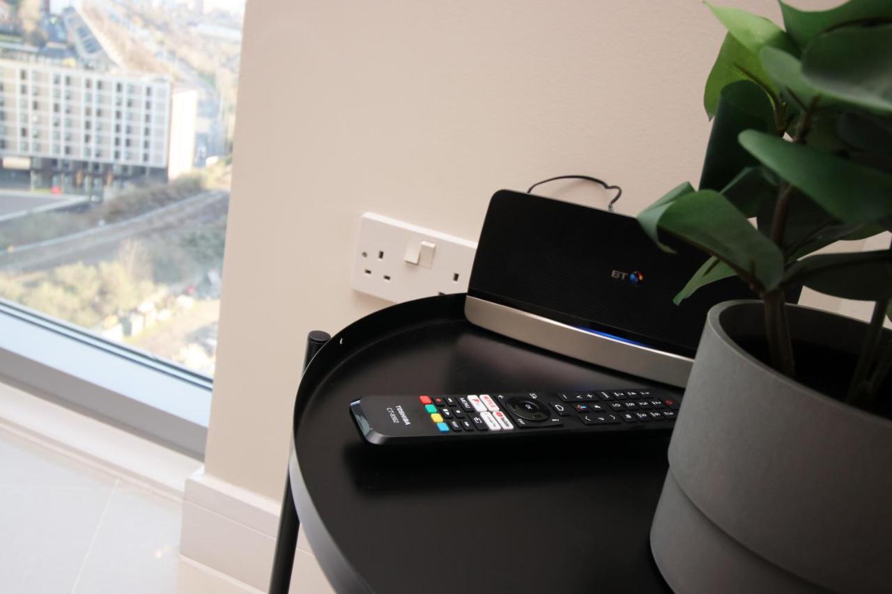 The Skyline - Luxury City Centre Flat With Designated Parking Cardiff Eksteriør billede