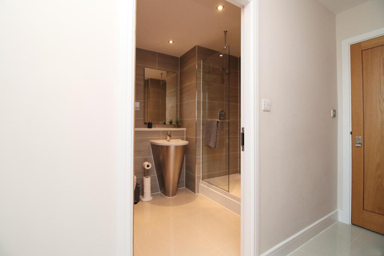 The Skyline - Luxury City Centre Flat With Designated Parking Cardiff Eksteriør billede